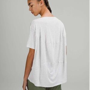 Lululemon Back in Action Short Sleeve T-Shirt in Heathered Core Ultra Light Grey